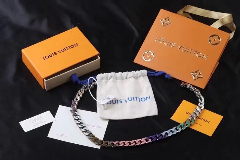 LV Necklace 03lyr625